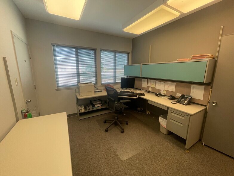 More Photos Of 13822 Beach Blvd, Westminster Office For Sale