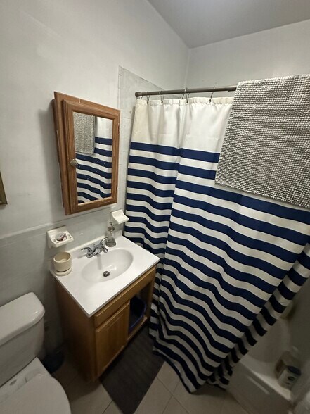 More Photos Of 86 4th Ave, Brooklyn Storefront Retail Residential For Sale