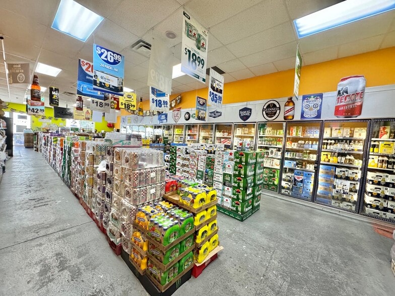 More Photos Of 926 Nassau Rd, Uniondale Freestanding For Sale