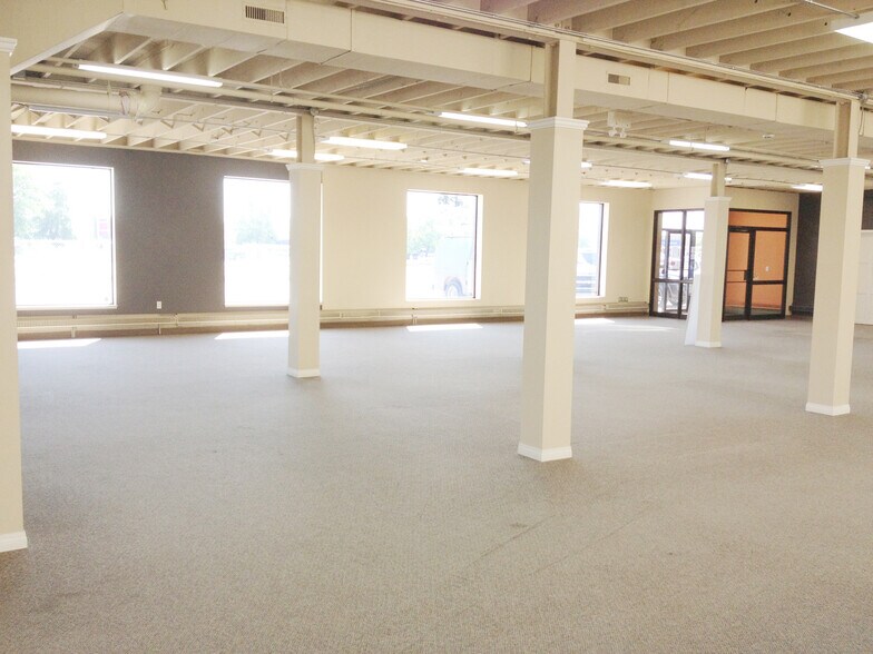 More Photos Of 620 King Edward St, Winnipeg Storefront For Lease