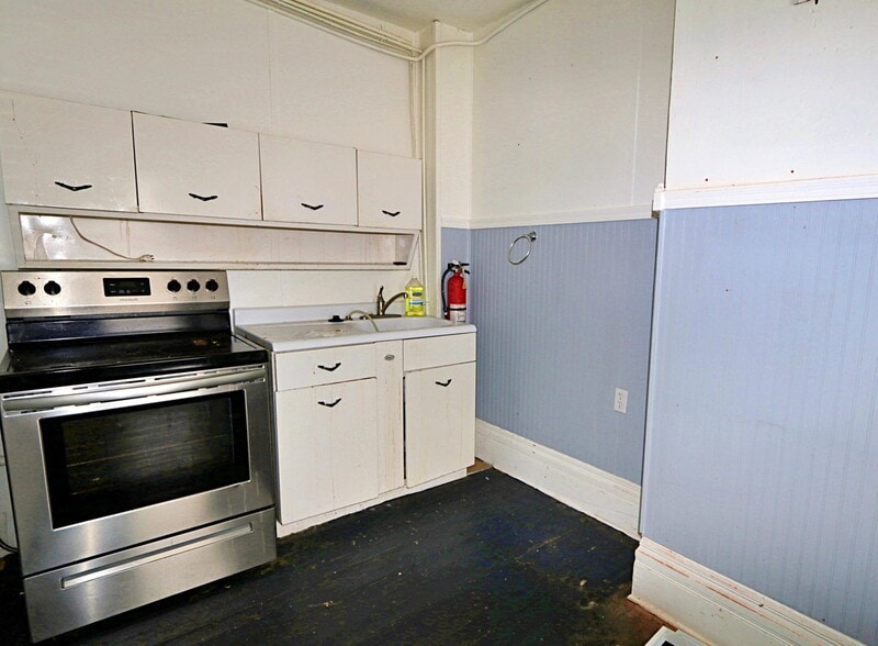 More Photos Of 117 W Shelby St, Falmouth Storefront For Sale
