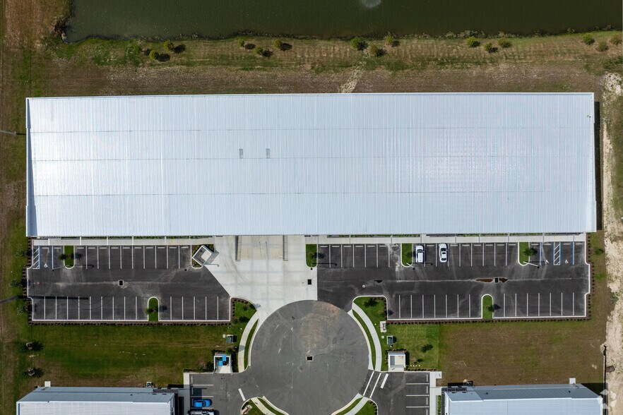 More Photos Of 512 Dauntless Pt, Sanford Distribution For Lease