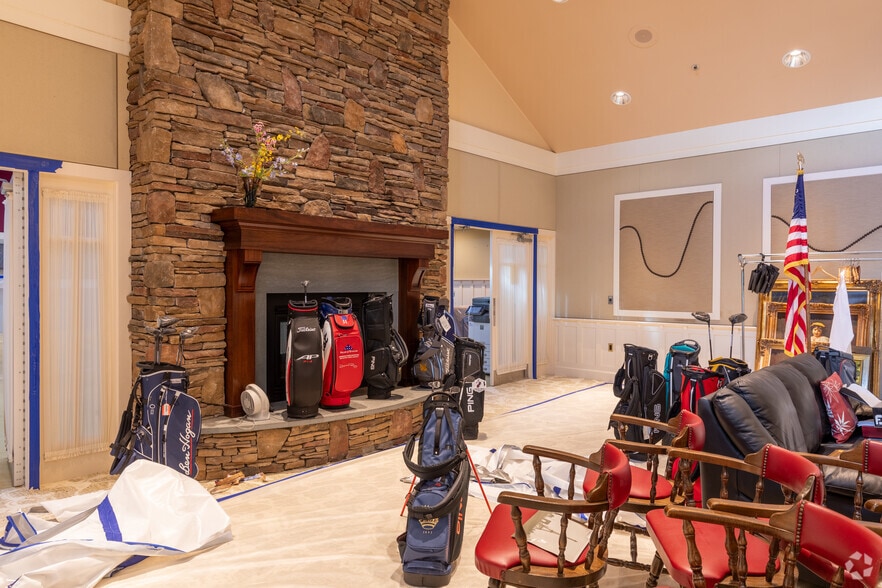More Photos Of 2628 South Rd, Poughkeepsie Sports And Entertainment For Sale
