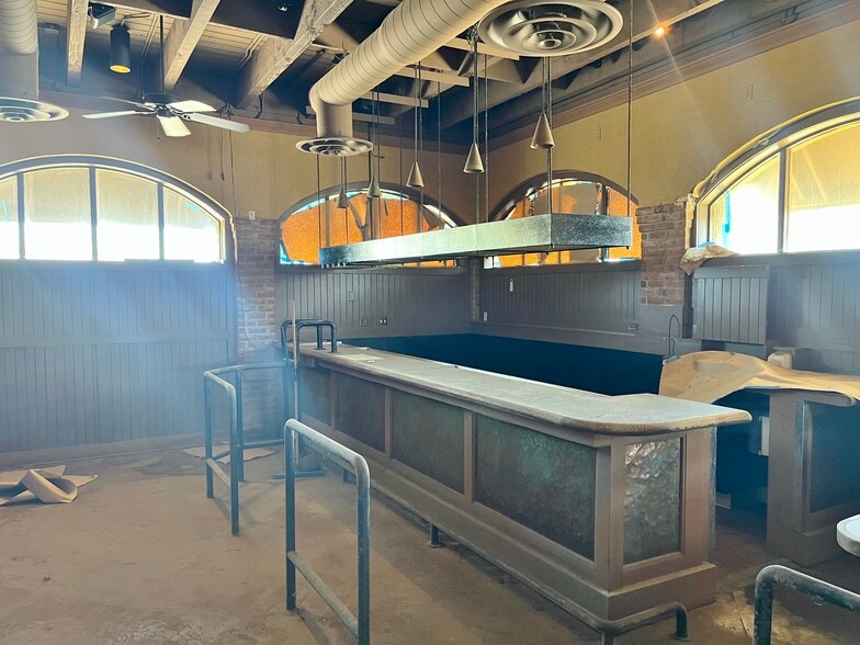 More Photos Of 2601 S Broadway Ext, Edmond Restaurant For Lease