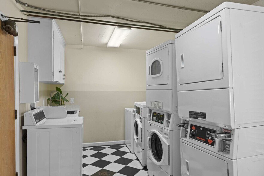 More Photos Of 280 Howland St, Redwood City Apartments For Sale