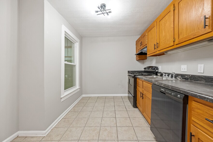 More Photos Of 522 N Main St, Hillsville Office Residential For Sale