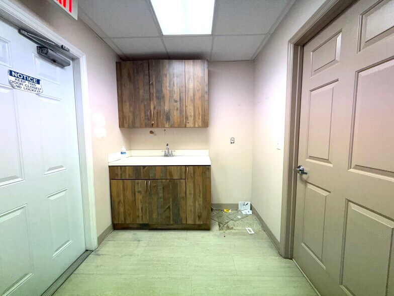 More Photos Of 833 E Oak St, Kissimmee Medical For Lease