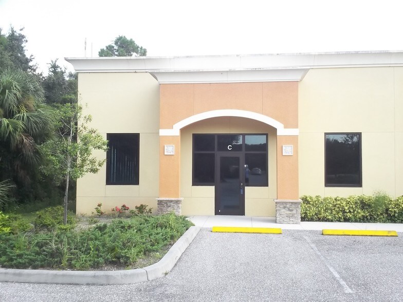More Photos Of 20600 Veterans Blvd, Port Charlotte Medical For Lease