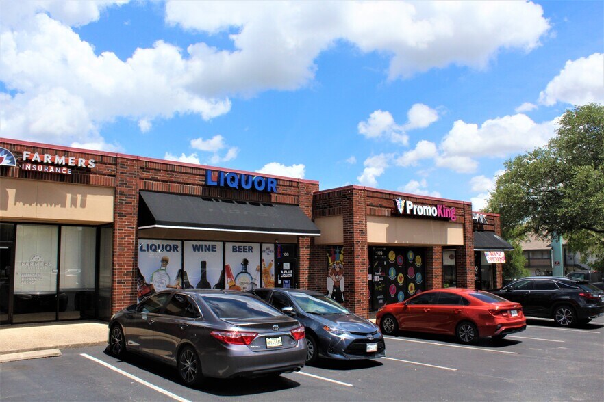 More Photos Of 11825 West Ave, San Antonio Unknown For Lease