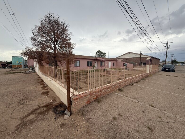 More Photos Of 7456 Alameda Ave, El Paso Freestanding For Sale