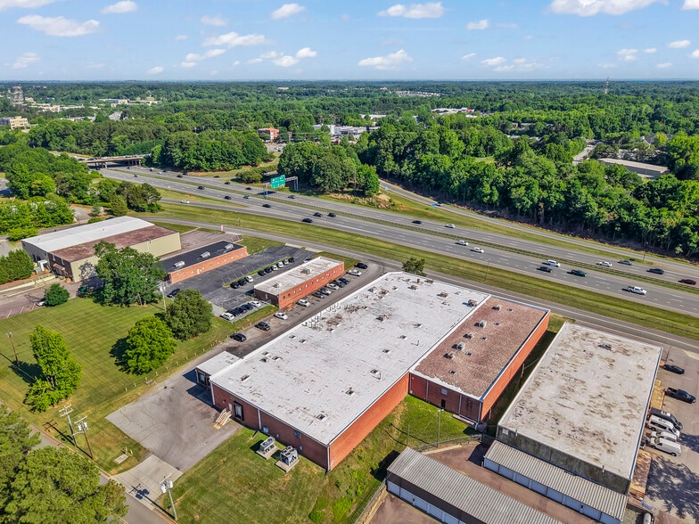 More Photos Of 4795 Commercial Plaza St, Winston-Salem Manufacturing For Sale