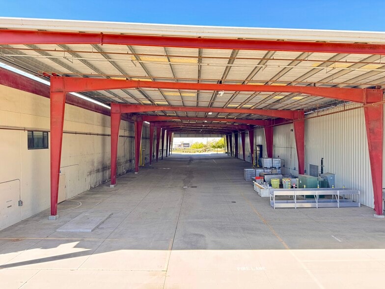 More Photos Of 2717 Aviation Way, Santa Maria Warehouse For Lease