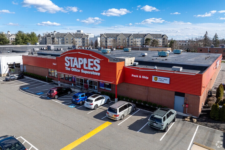 More Photos Of 335 Washington St, Woburn Freestanding For Lease