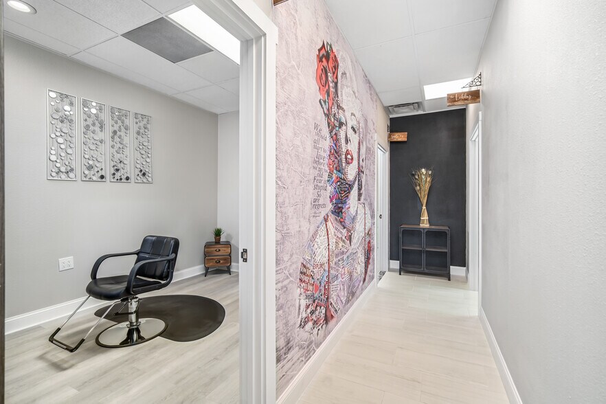 More Photos Of 5404 Hoover Blvd, Tampa Medical For Sale