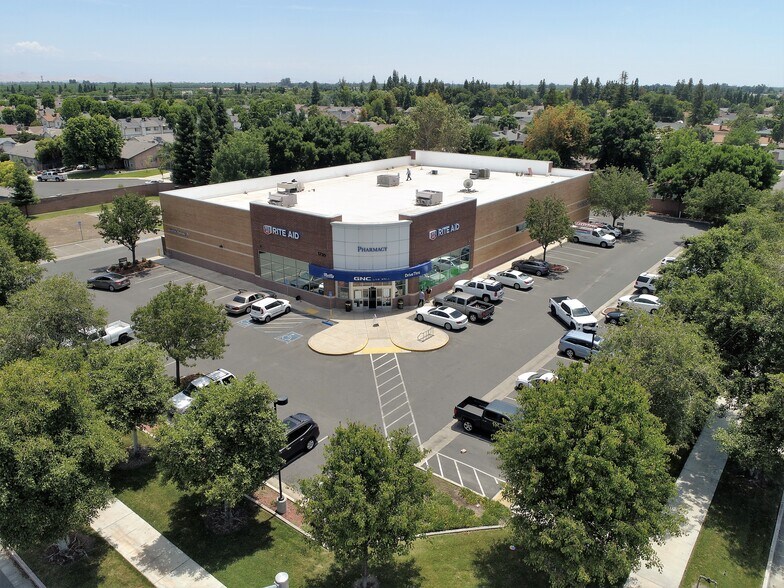 More Photos Of 1735 E Walnut Ave, Visalia Drugstore For Sale