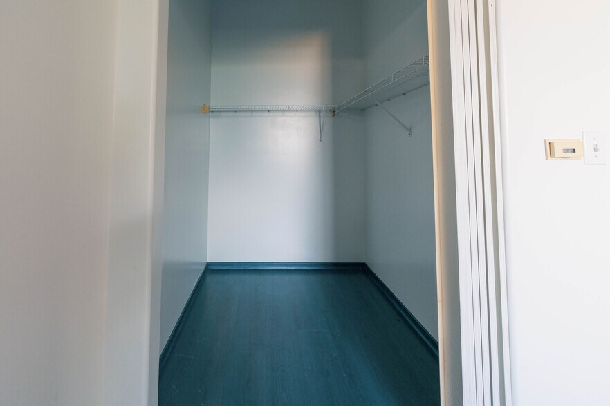 More Photos Of 1709 Kalani St, Honolulu Freestanding For Lease