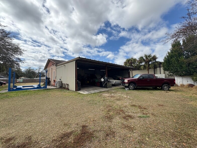 More Photos Of 38525 Palm Grove Dr, Zephyrhills Auto Repair For Sale