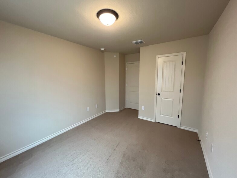 More Photos Of 6407 Luglio Ln, San Antonio Apartments For Sale