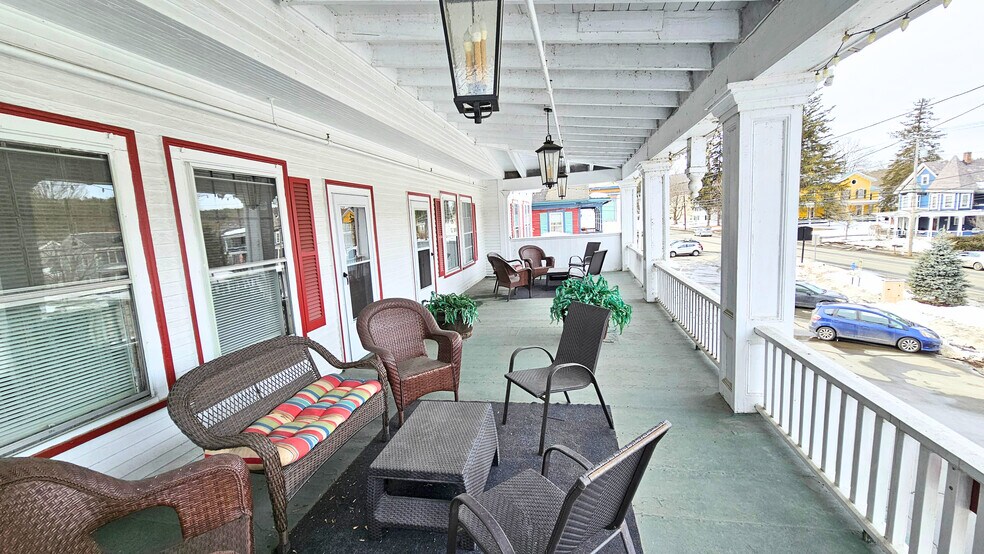 More Photos Of 40 Common St, Chester Hotel For Sale