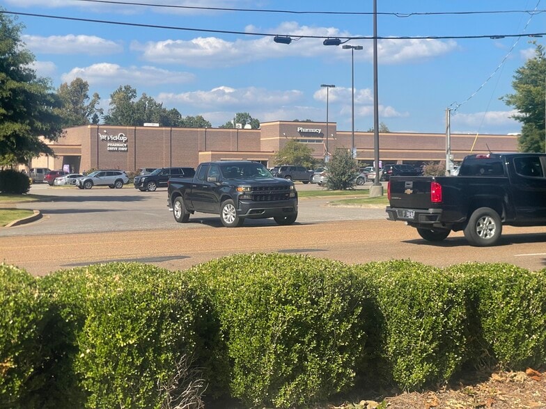 More Photos Of 84 W University Pky, Jackson General Retail For Sale