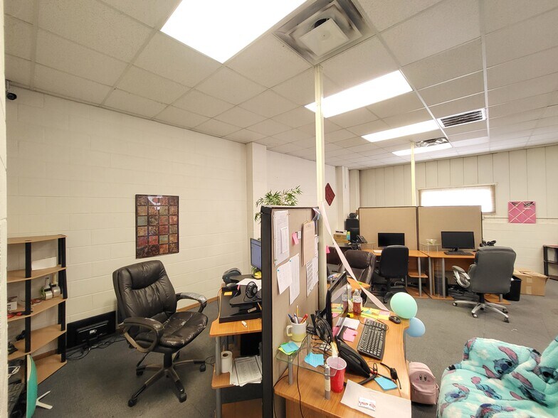 More Photos Of 516 Adele Ave, Joplin Distribution For Sale