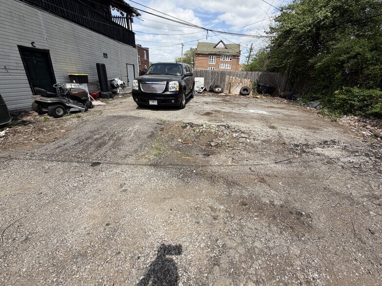 More Photos Of 4122 N Kingshighway Blvd, Saint Louis Apartments For Sale