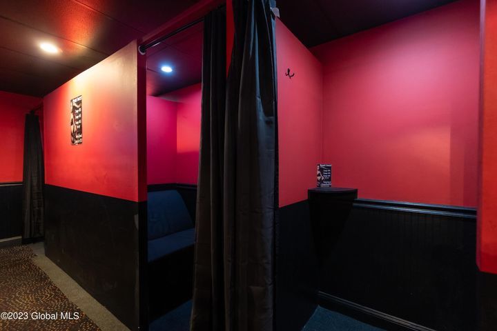 More Photos Of 1915 Us-9, Clifton Park Freestanding For Sale