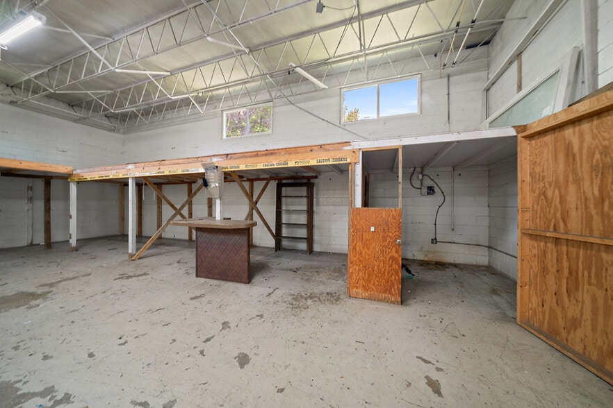 More Photos Of 4450 S Pine Ave, Ocala Warehouse For Sale