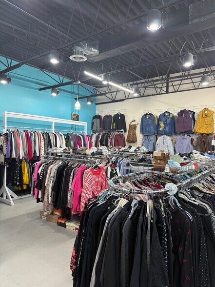 More Photos Of 7507 N 2nd St, Machesney Park Storefront Retail Office For Lease