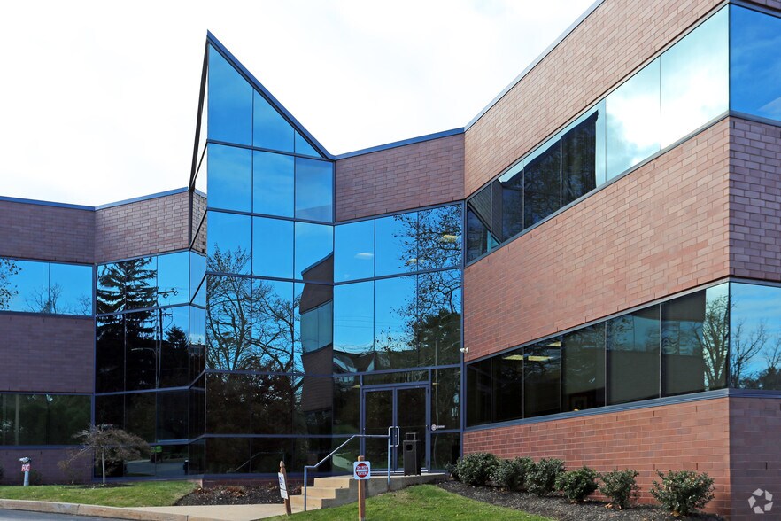 More Photos Of 3409 West Chester Pike, Newtown Square Medical For Lease