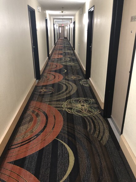 More Photos Of 2055 E 5th St, Metropolis Hotel For Sale