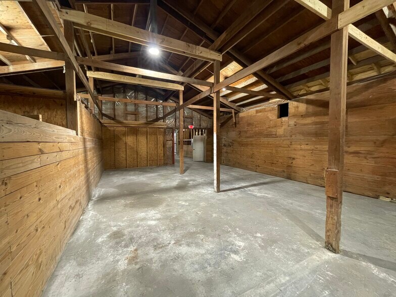 More Photos Of 3310 Fields St, Farmville Warehouse For Lease