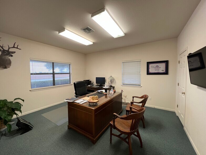 More Photos Of 409 Mallard Ln, Taylor Office Residential For Lease