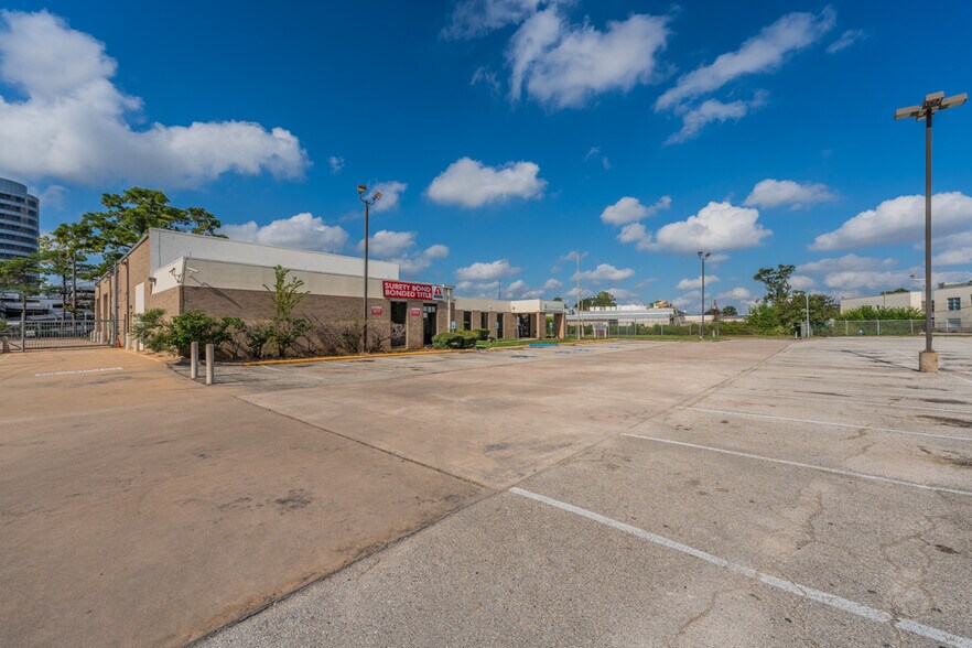 More Photos Of 2110 E Governors Cir, Houston Light Manufacturing For Sale