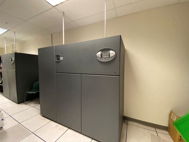 More Photos Of 7236 E Harry Ct, Wichita Office For Sale