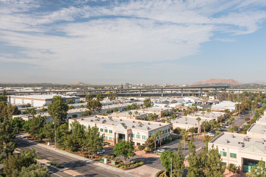 More Photos Of 1825 Chicago Ave, Riverside Office For Lease