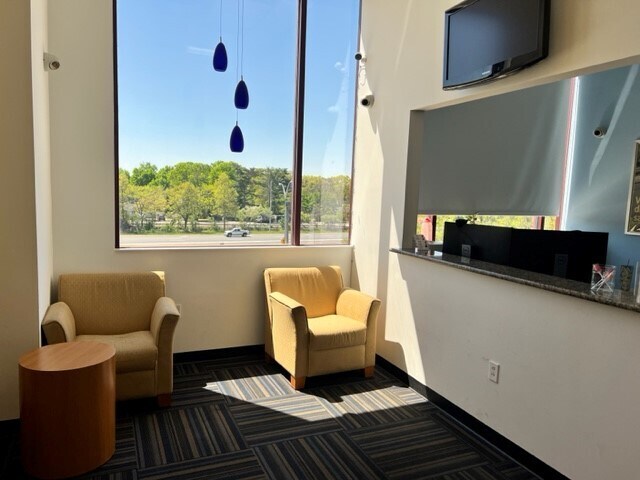 More Photos Of 694 Motor Pky, Hauppauge Unknown For Lease
