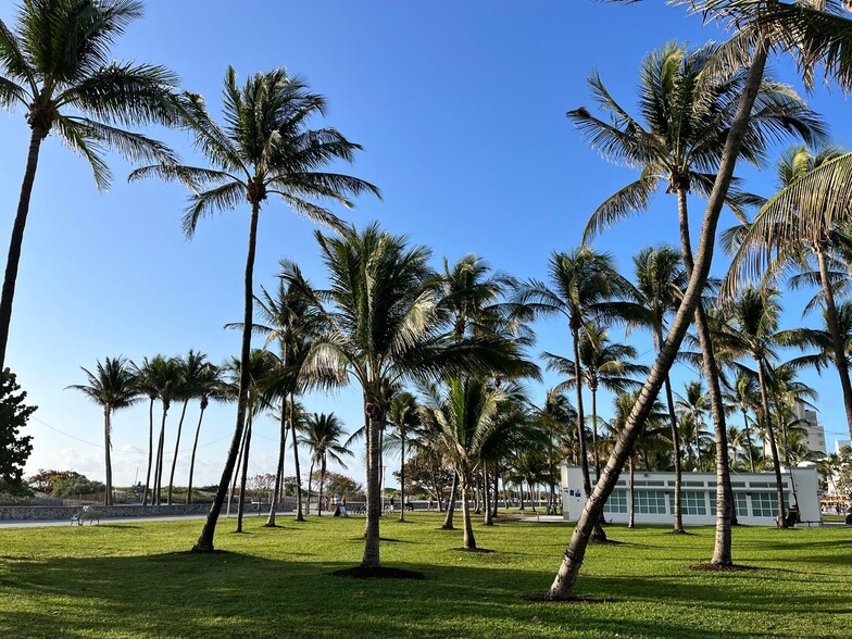 More Photos Of 1412 Ocean Dr, Miami Beach Restaurant For Lease