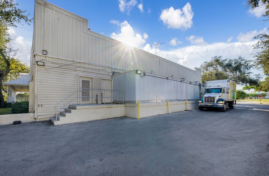 More Photos Of 401 N Federal Hwy, Deerfield Beach Restaurant For Sale