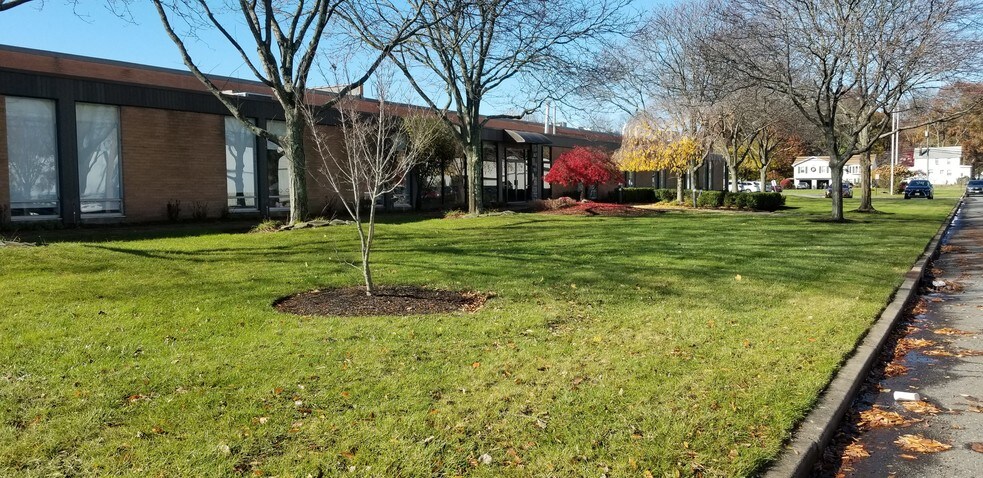 More Photos Of 140 LeGrand Ave, Northvale Manufacturing For Lease