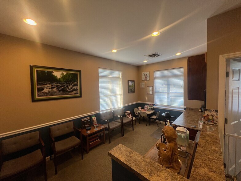 More Photos Of 5720 Gateway, Mason Loft Creative Space For Sale