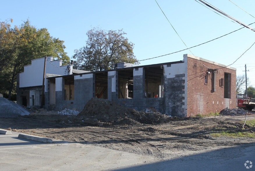 More Photos Of 301-307 N Salem St, Apex Storefront Retail Office For Lease
