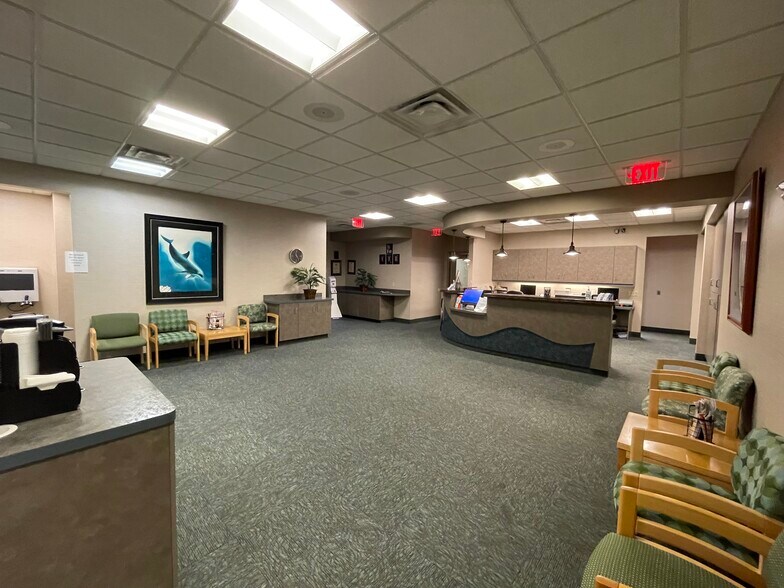 More Photos Of 10401 Sawmill Pky, Powell Medical For Lease