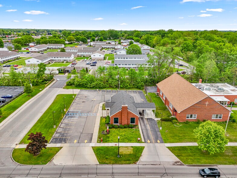 More Photos Of 23700 Goddard Rd, Taylor Bank For Lease