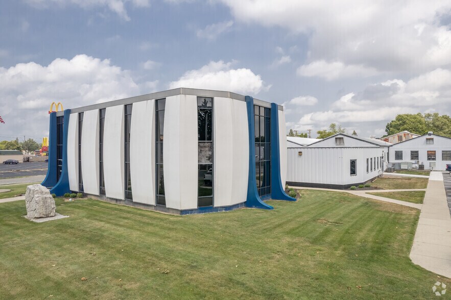 More Photos Of 1331 Broad Ave, Findlay Warehouse For Lease