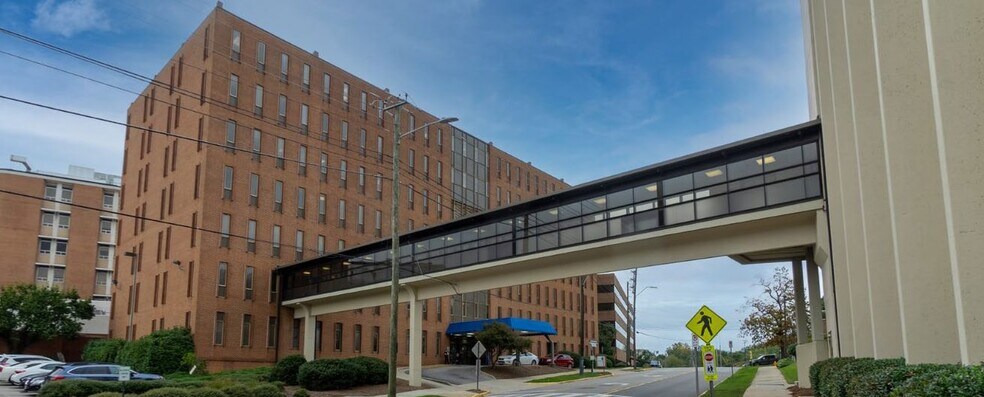 More Photos Of 2660 10th Ave S, Birmingham Medical For Lease