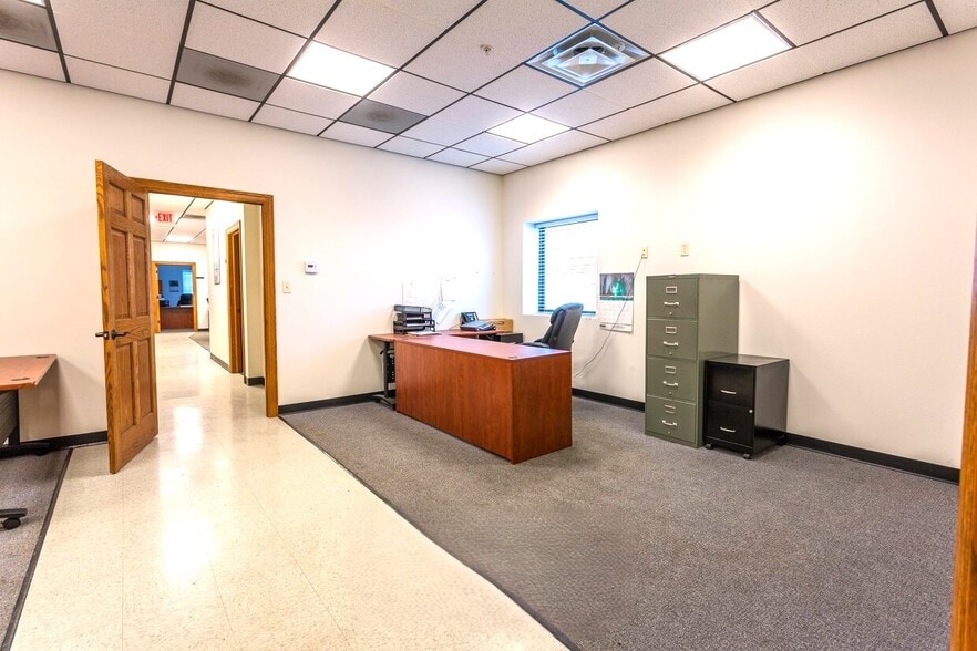 More Photos Of 8560 Delta Dr, Casper Warehouse For Lease