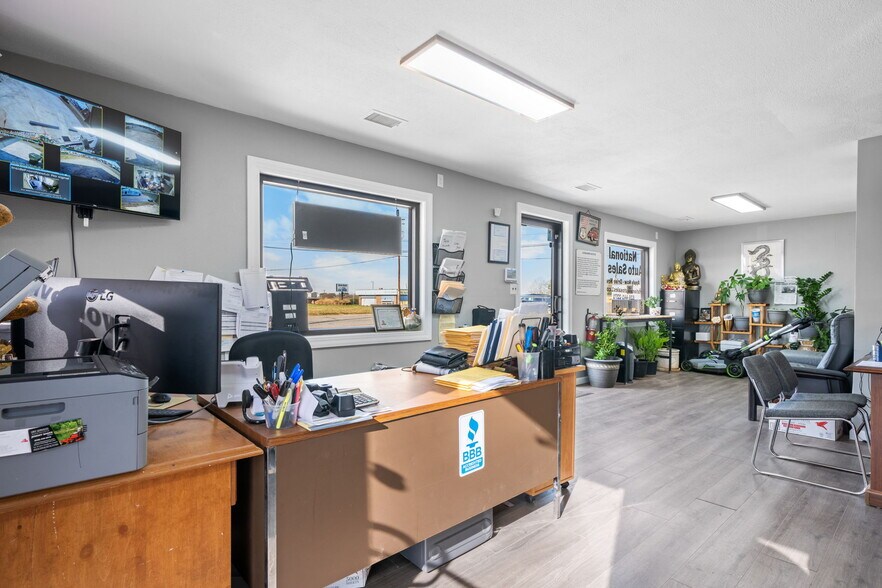 More Photos Of 121 13th St SW, Hickory Office For Sale