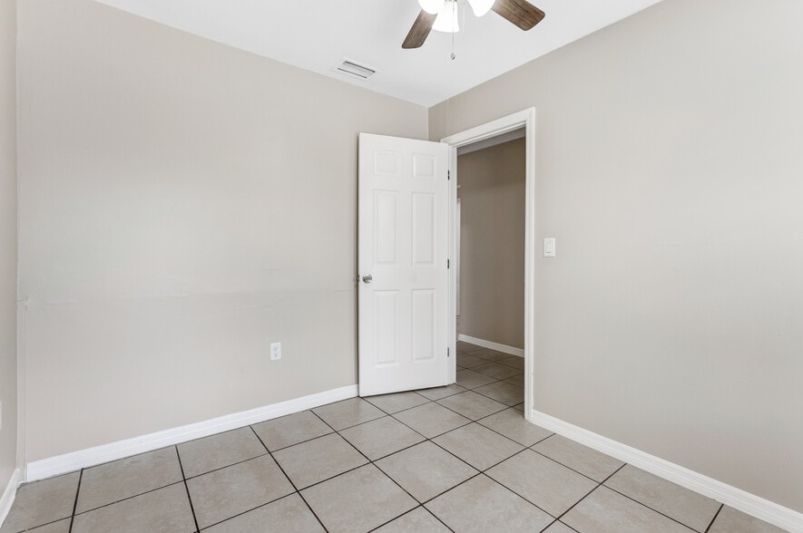 More Photos Of 6240 Rattlesnake Hammock Rd, Naples Apartments For Sale