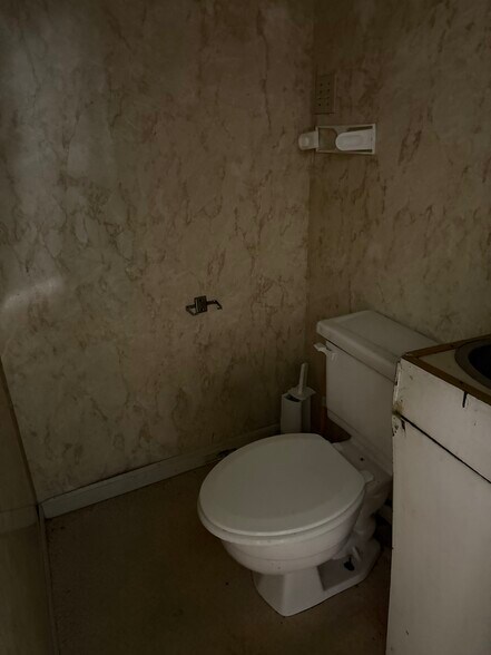 More Photos Of 9040 Millbranch Rd, Southaven Medical For Sale